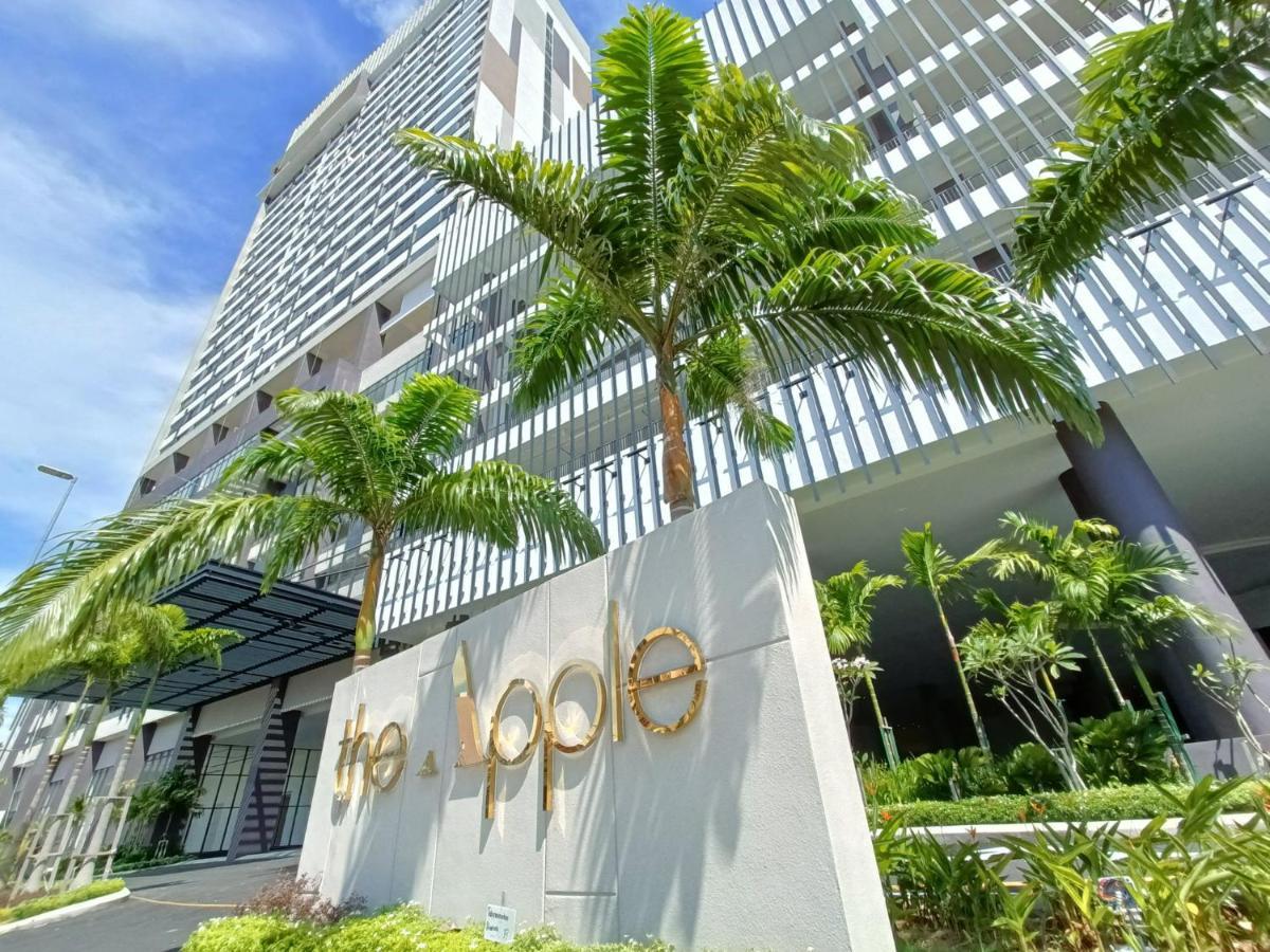The Apple Residence By Heystay Management Malacca Eksteriør bilde